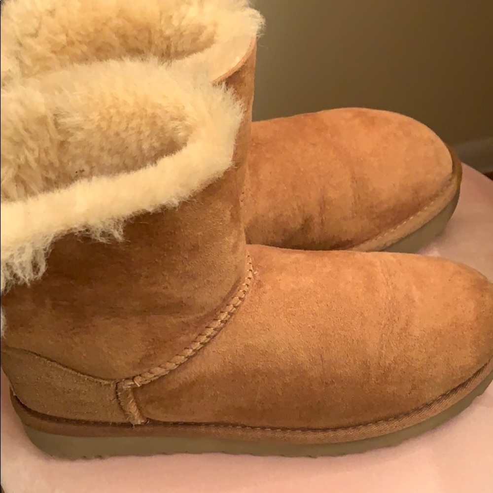 UGGS
